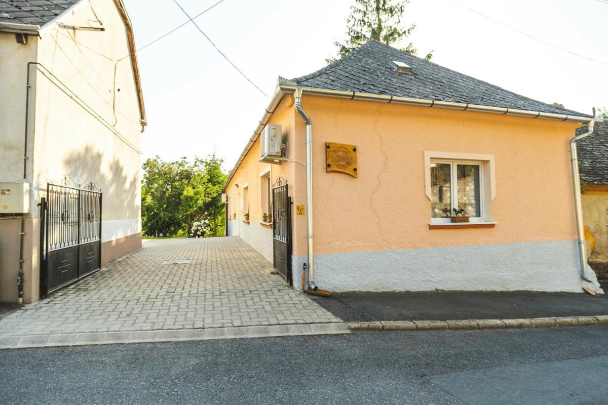 Tolnay Kúria és Vendégház Nagygorbo Exterior foto