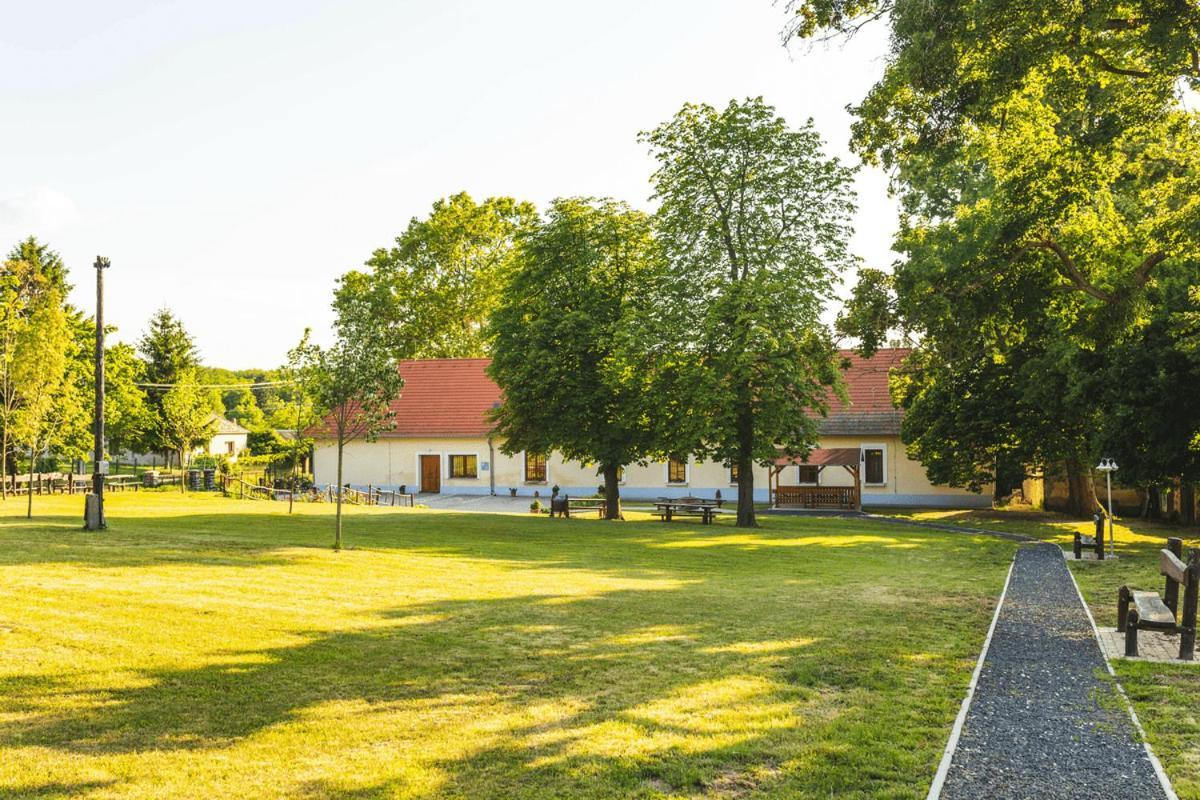 Tolnay Kúria és Vendégház Nagygorbo Exterior foto